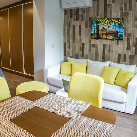 Venere Tirana Suite Bagian luar foto